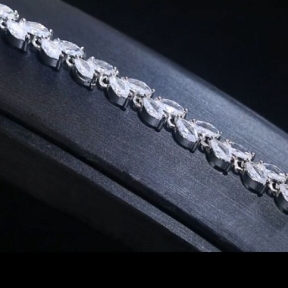 Bridal Set Stunning CZ Necklace, Bracelet,Earrings - Picture 6 of 13